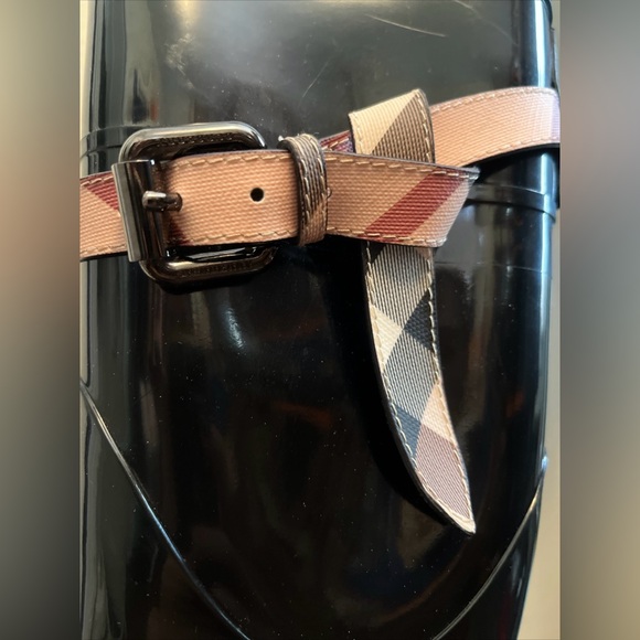 Burberry Women's Kenyon Nova Belt Rain Boots Size ( 5-35 ) Black - Picture 9 of 13